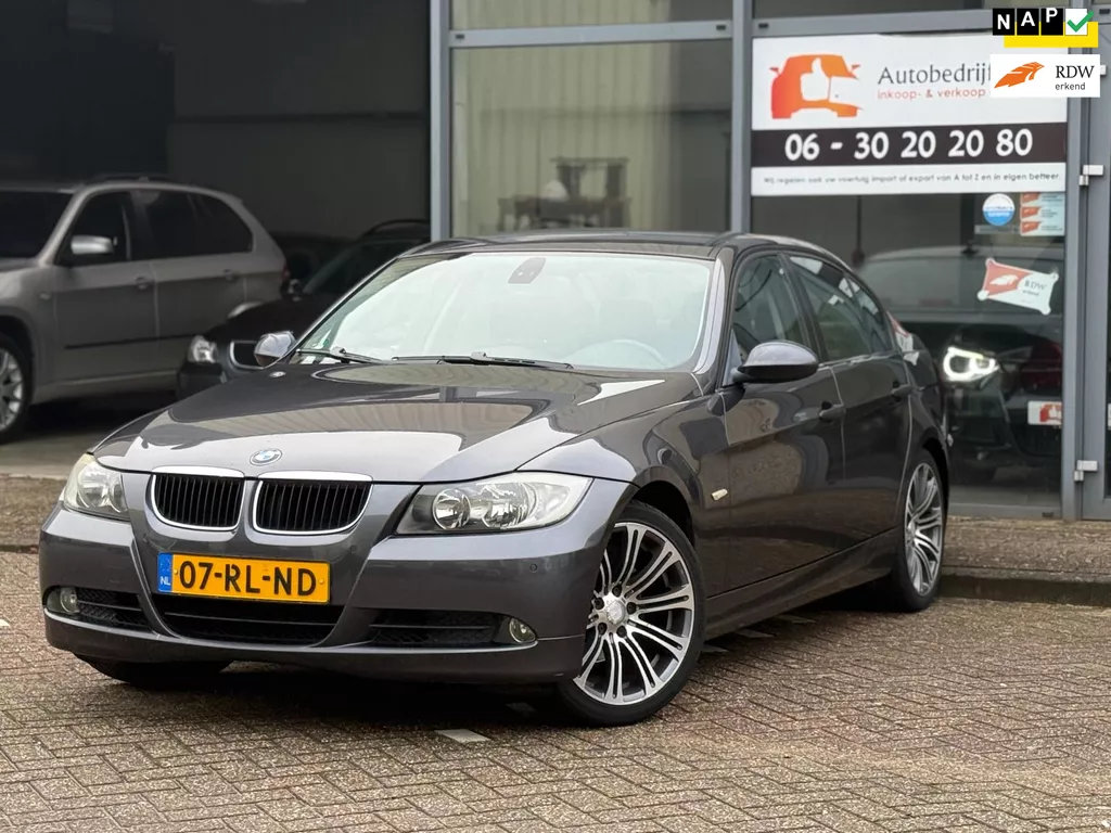BMW 3-serie 320i Dynamic Executive | Navi | Cruise | Climate